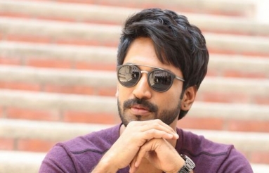 Aadhi-Pinisetty-New-Photos-08