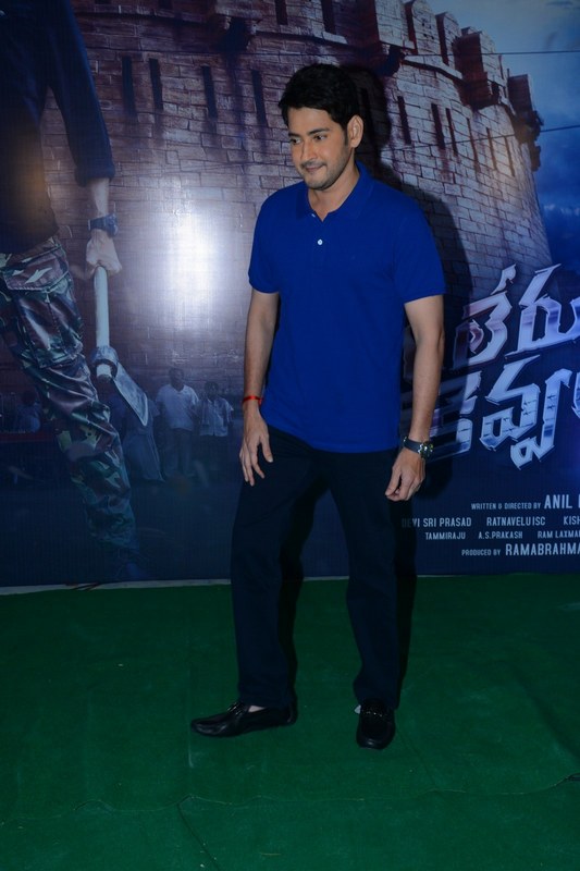 Mahesh-Babu-Latest-Stills-04