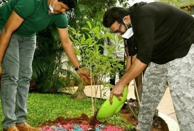 Prabhas-Planting-Tree-Pics-06