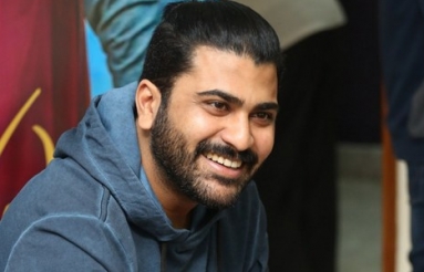 Sharwanand-Interview-Pics-07