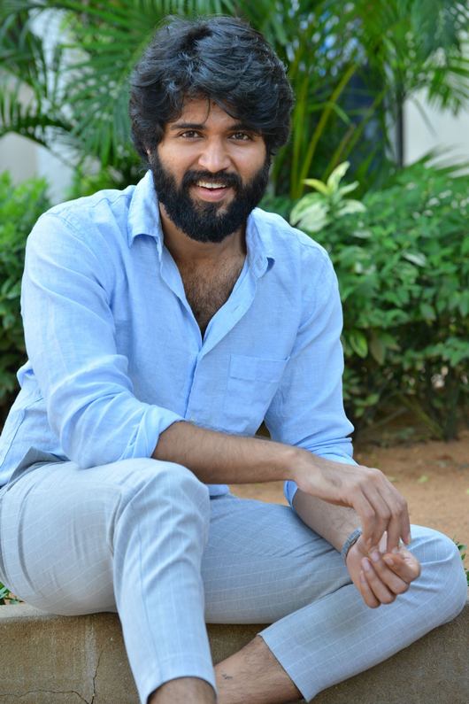 Vijay-Devarakonda-Latest-Photos-09