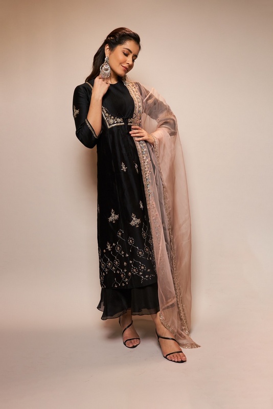 Actress Rashi Khanna Stills