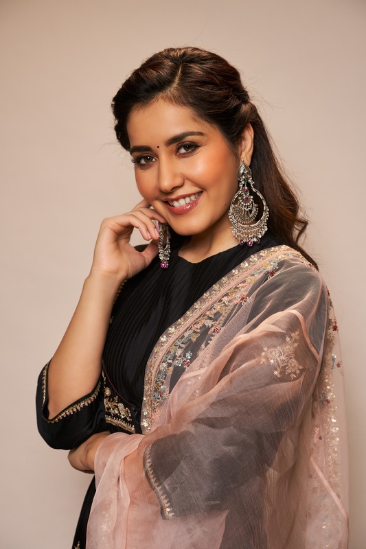 Actress-Rashi-Khanna-Stills-05