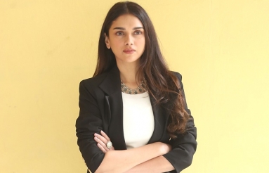 Aditi-Rao-Hydari-Interview-Stills-10