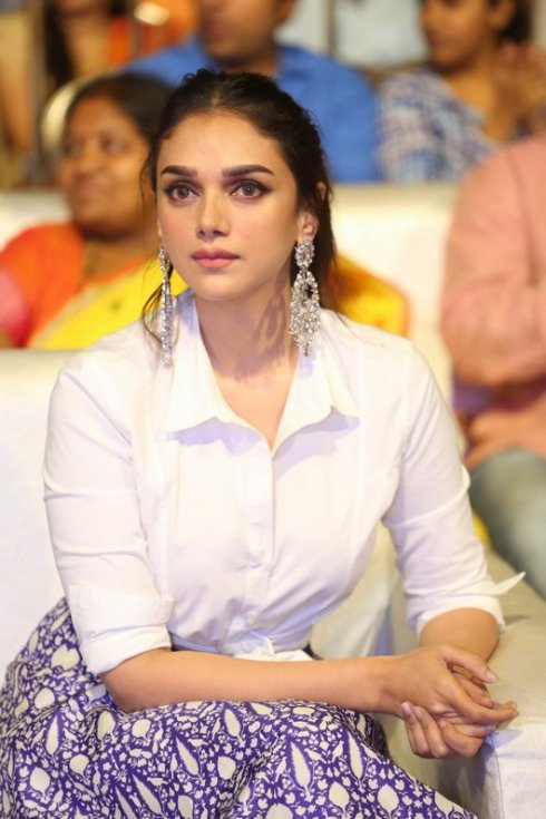 Aditi-Rao-Hydari-Latest-Pics-04