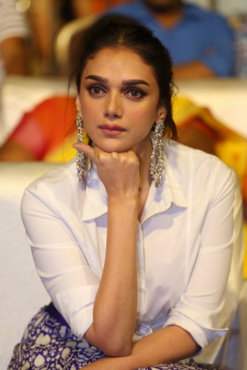 Aditi-Rao-Hydari-Latest-Pics-05