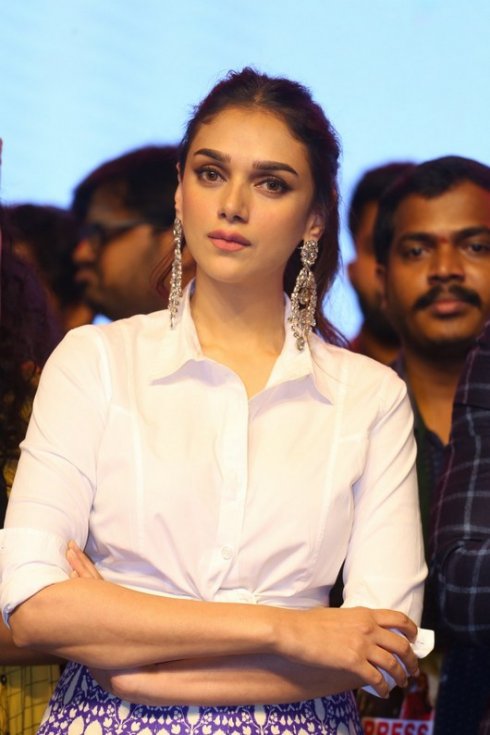 Aditi-Rao-Hydari-Latest-Pics-06