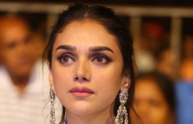 Aditi-Rao-Hydari-Latest-Pics-07