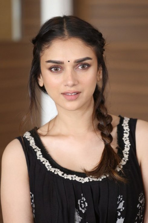 Aditi-Rao-Latest-Photos-05