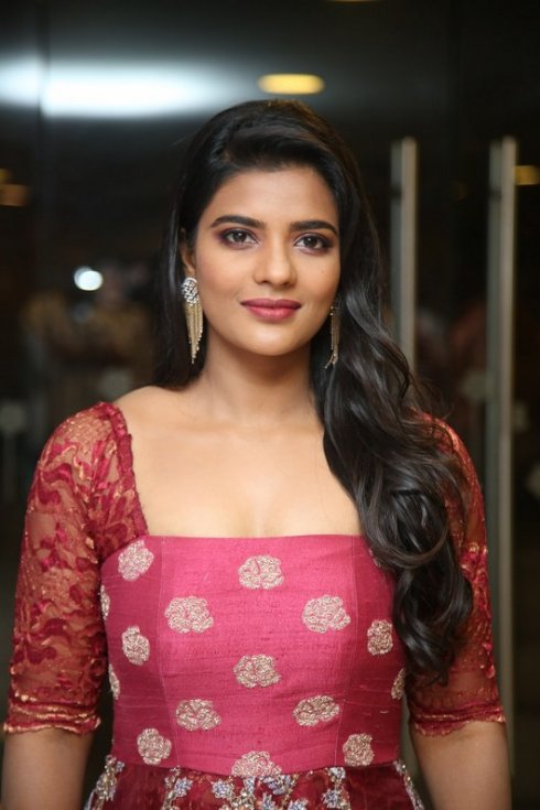 Aishwarya-Rajesh-Latest-Photos-08