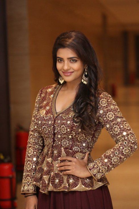 Aishwarya-Rajesh-New-Stills-07