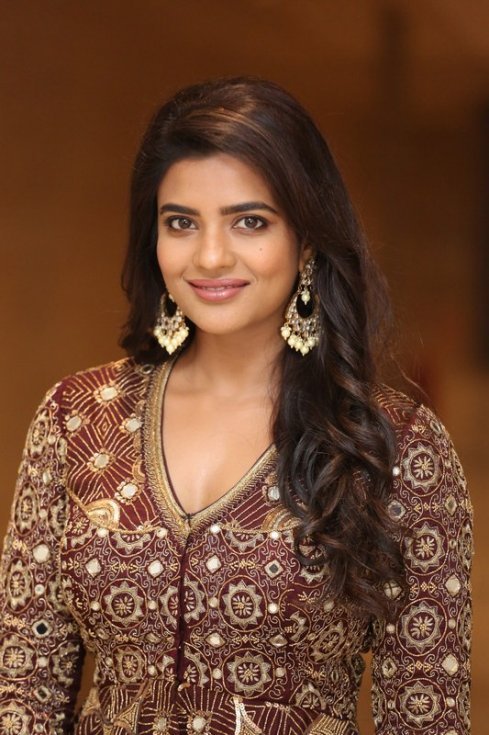 Aishwarya-Rajesh-New-Stills-08