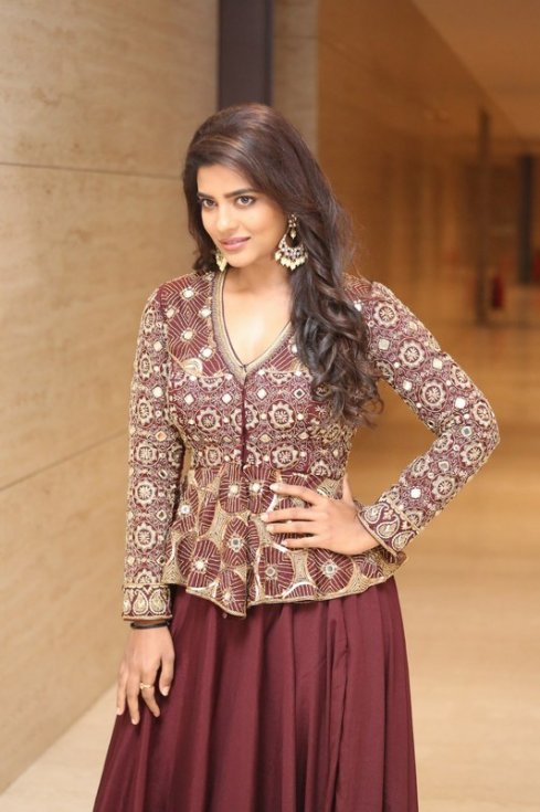 Aishwarya-Rajesh-New-Stills-10