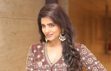 Aishwarya-Rajesh-New-Stills-10