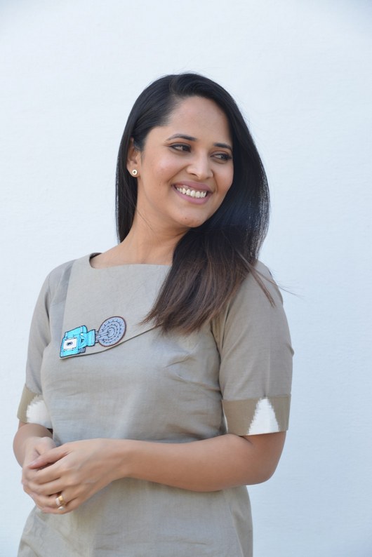 Anasuya-New-Pics-08