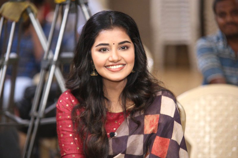 Anupama-Parameswaran-Interview-Pics-01