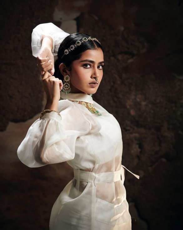 Anupama-Parameswaran-Latest-Stills-13