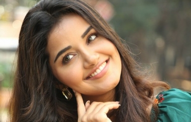 Anupama-Parameswaran-New-Pics-07