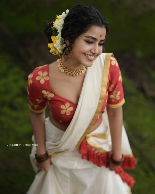 Anupama-Parameswaran-Onam-Special-Photos-06