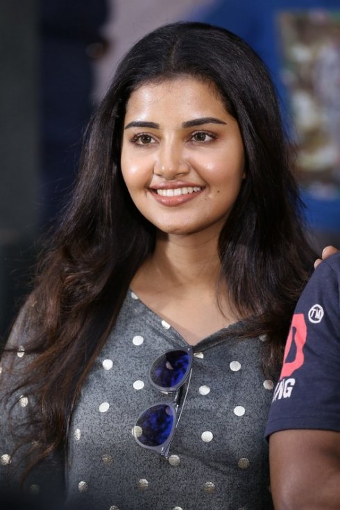 Anupama-Parameswaran-new-Photos-02