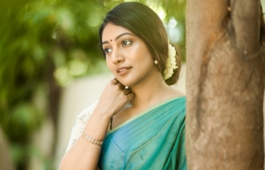 Bommu-lakshmi-Latest-Pics-03