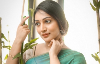 Bommu-lakshmi-Latest-Pics-04