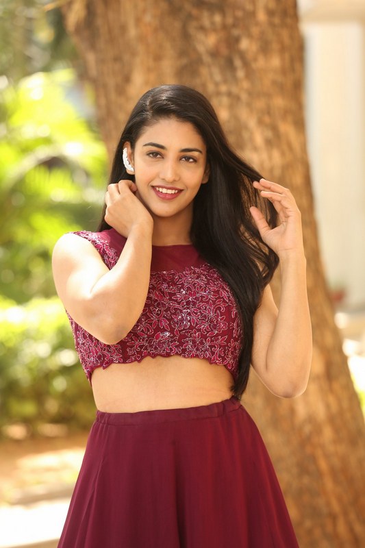 Daksha Nagarkar Pics