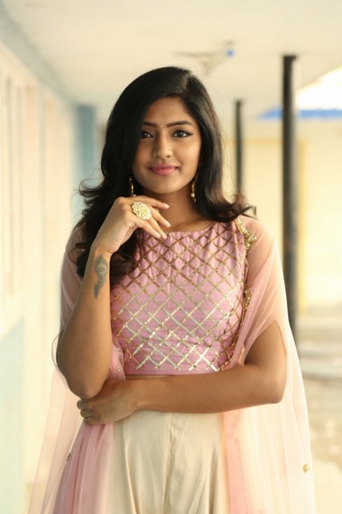 Eesha-Rebba-Latest-Pics-07