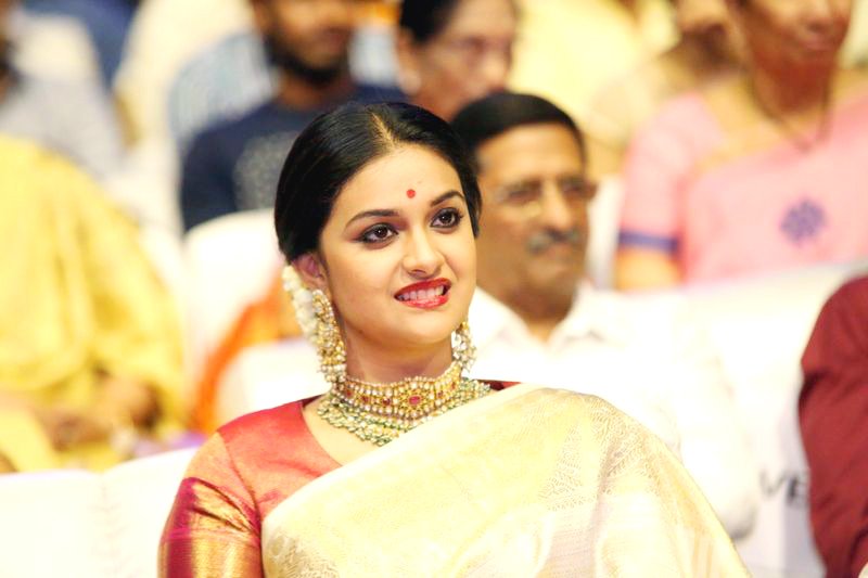 Keerthy-Suresh-At-Mahanati-Audio-Launch-09