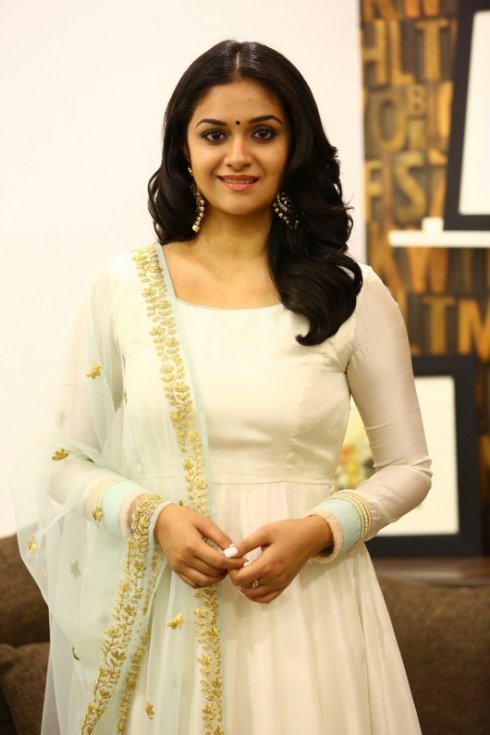 Keerthy-Suresh-New-Photos-09