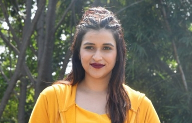 Mannara-Chopra-New-Photos-08