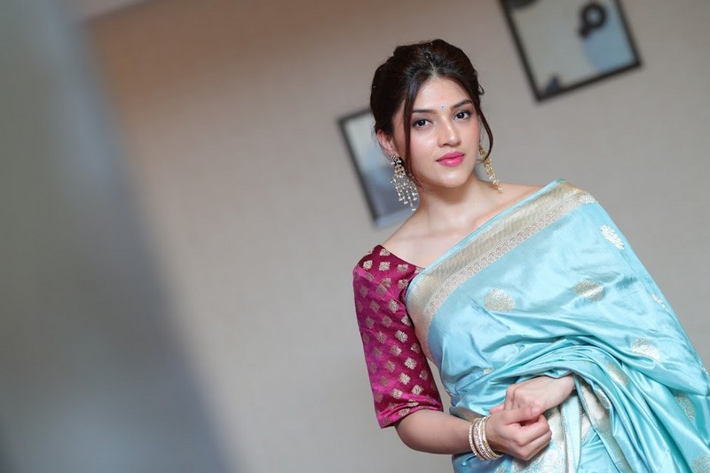 Mehreen-Pirzada-New-Stills-08