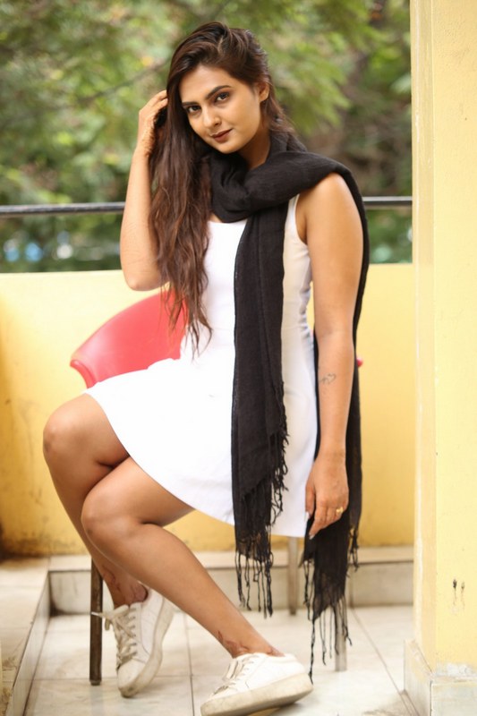 Neha Deshpande Pics