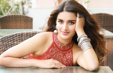Nidhhi Agerwal Latest Images