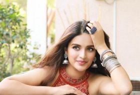 Nidhhi-Agerwal-Latest-Images-09