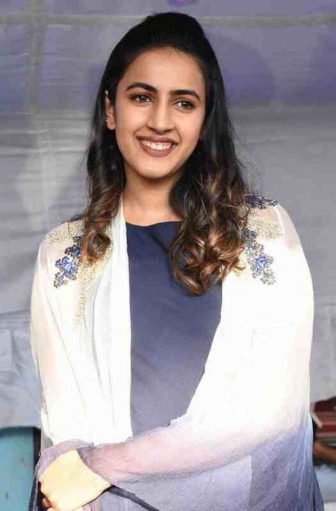 Niharika-Konidela-New-Stills-02