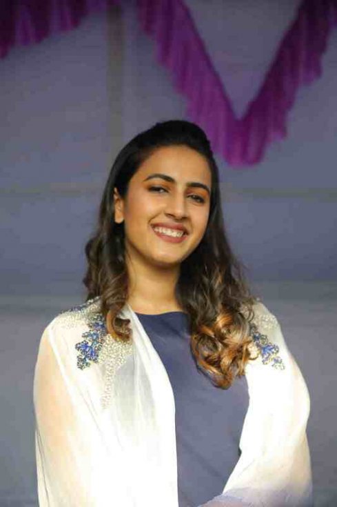 Niharika-Konidela-New-Stills-09