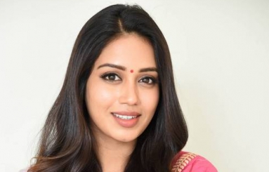 Nivetha-Pethuraj-New-Photos-09