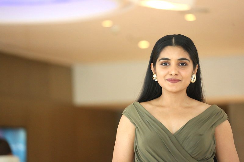 Nivetha-Thomas-New-Pics-01