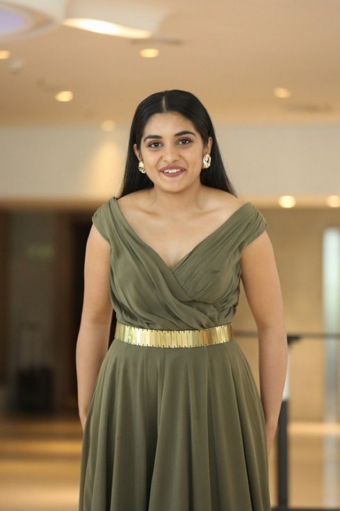 Nivetha-Thomas-New-Pics-05