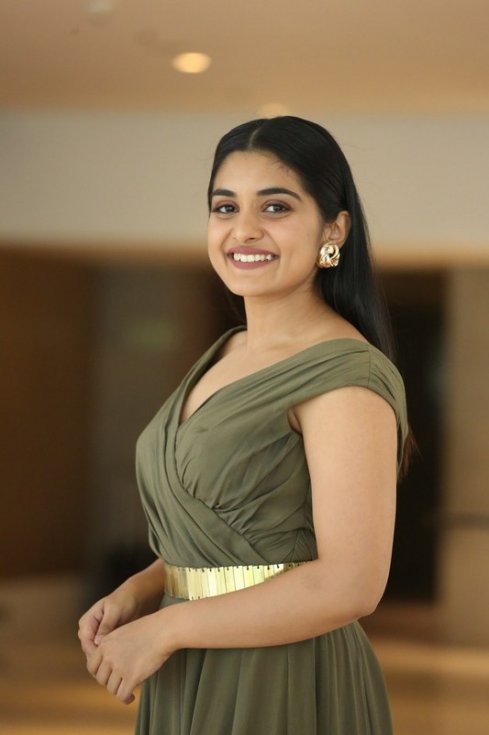 Nivetha-Thomas-New-Pics-06