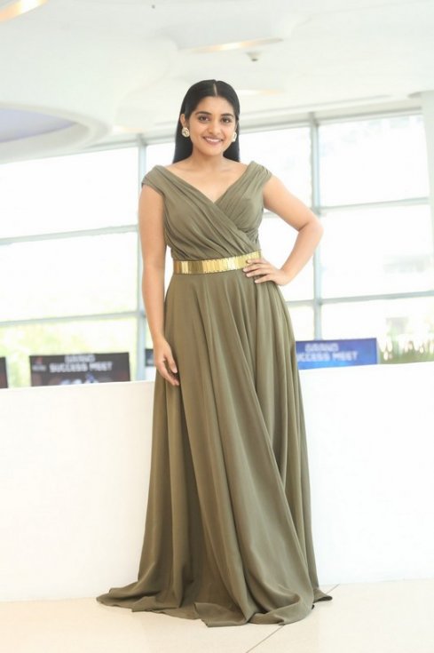 Nivetha-Thomas-New-Pics-08