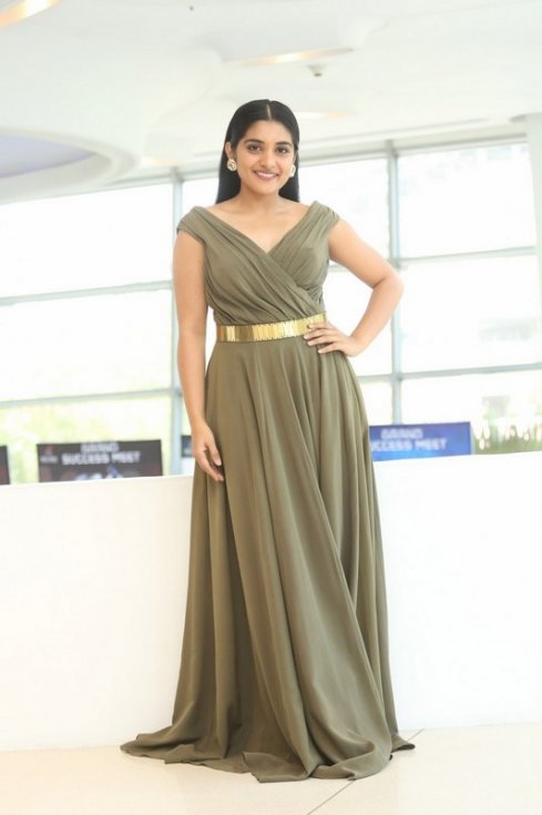 Nivetha-Thomas-New-Pics-08