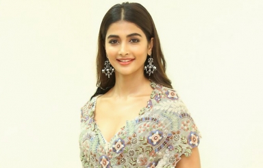 Pooja-Hegde-At-Sakshyam-Audio-Launch-10