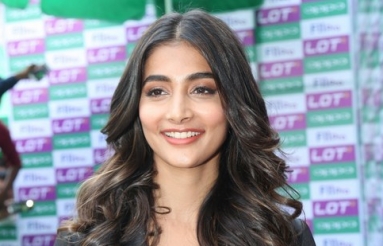 Pooja-Hegde-Latest-Pics-05