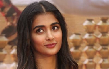 Pooja-Hegde-New-photos-08