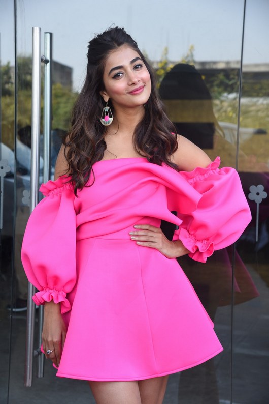 Pooja-Hegde-Photos-07