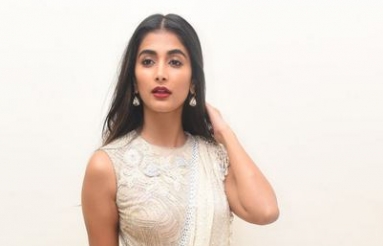 Pooja-Hegde-latest-Photos-02