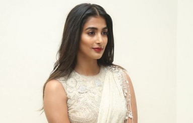 Pooja-Hegde-latest-Photos-07