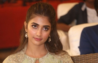 Pooja-Hegde-latest-Pics-06